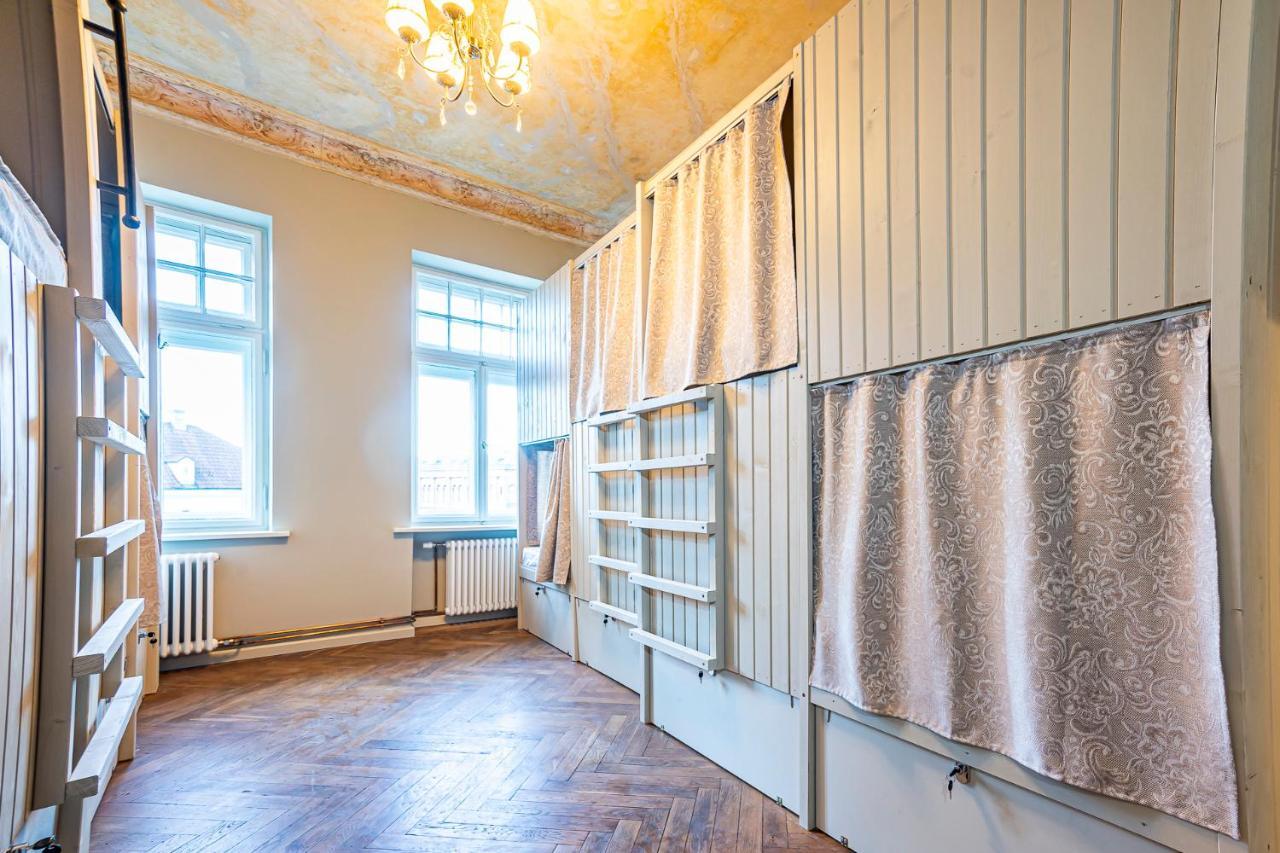 Blue Bird Hostel In Riga Old Town Екстериор снимка